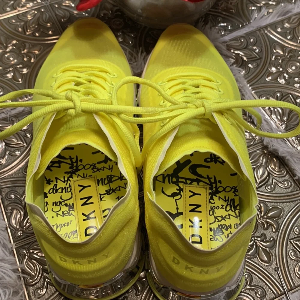 🌹DKNY • Fashion Sporty Mesh Vibrant Yellow Athletic Sneakers •